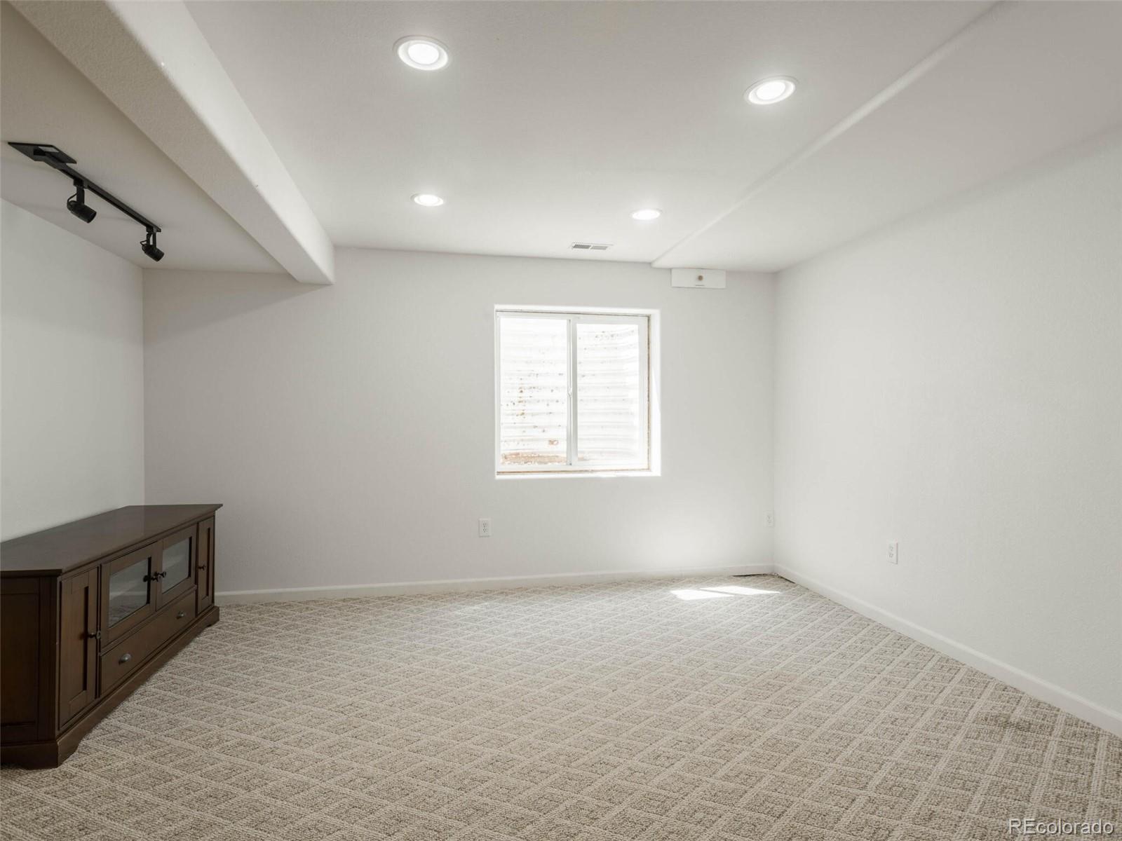 388 Hampstead Avenue