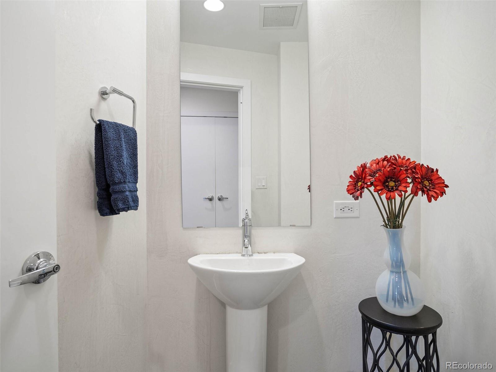 1200 Acoma Street Unit: 302