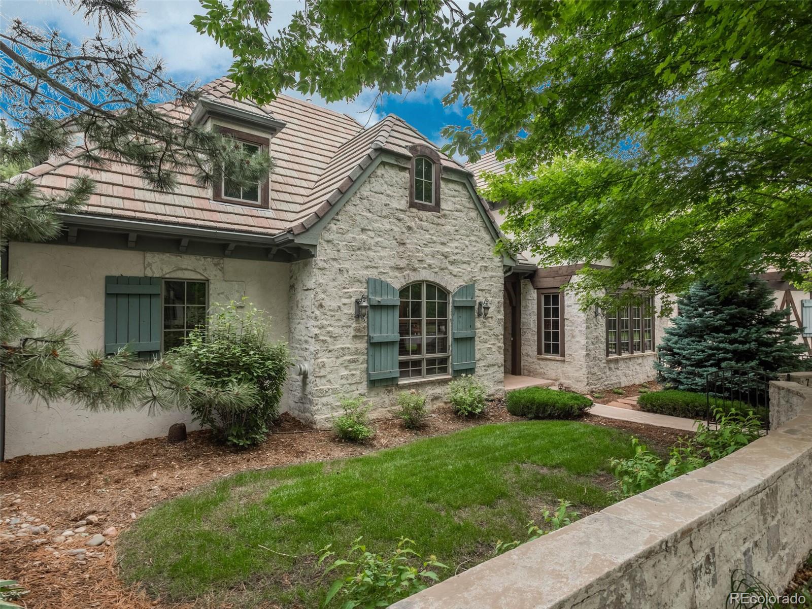 7 Foxtail Circle