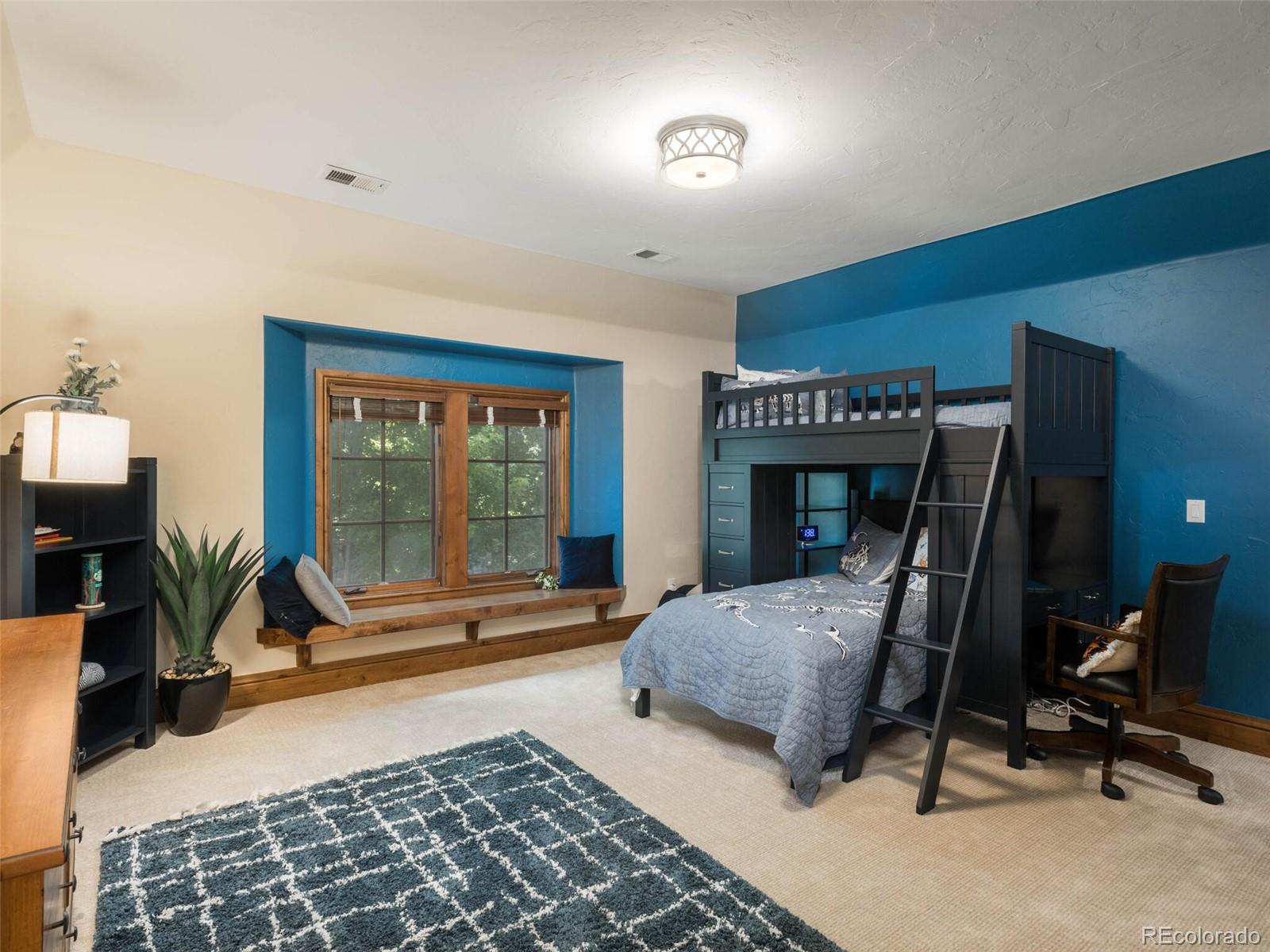 7 Foxtail Circle