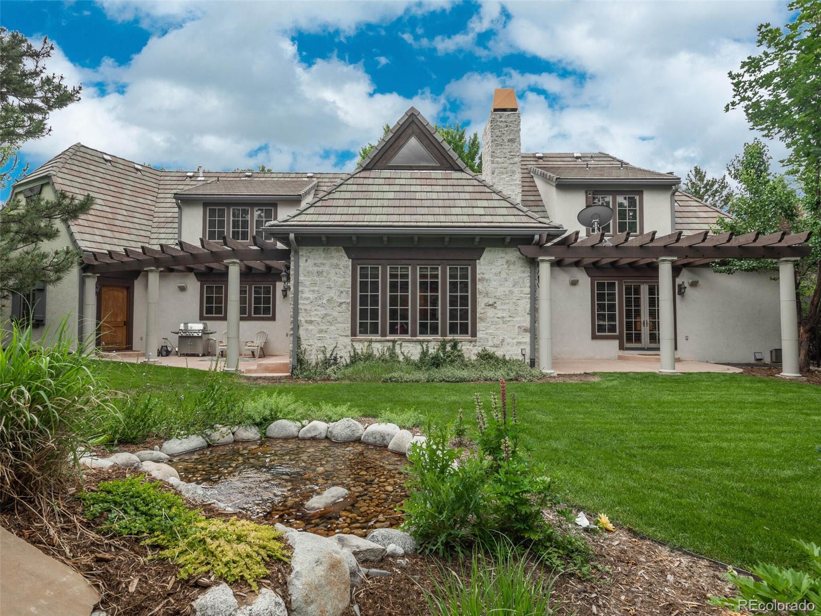 7 Foxtail Circle