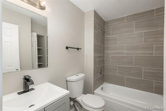 18071 E Kentucky Avenue Unit: 203