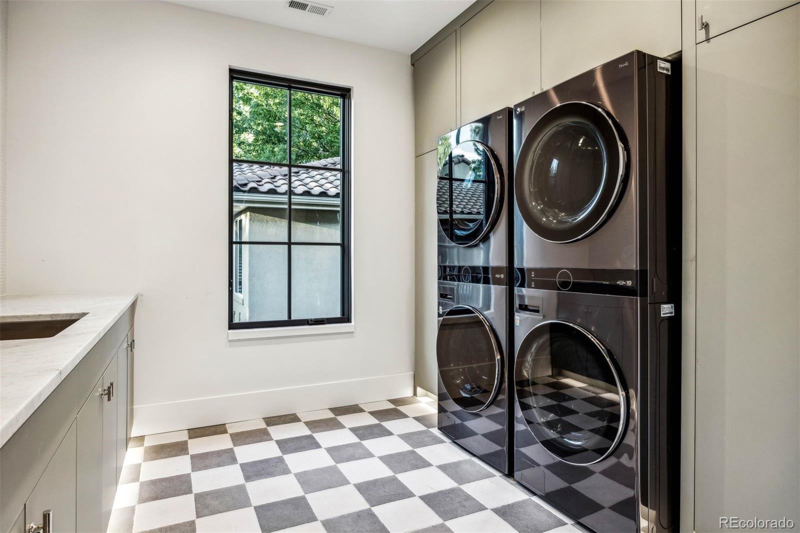 2540 S Fillmore Street