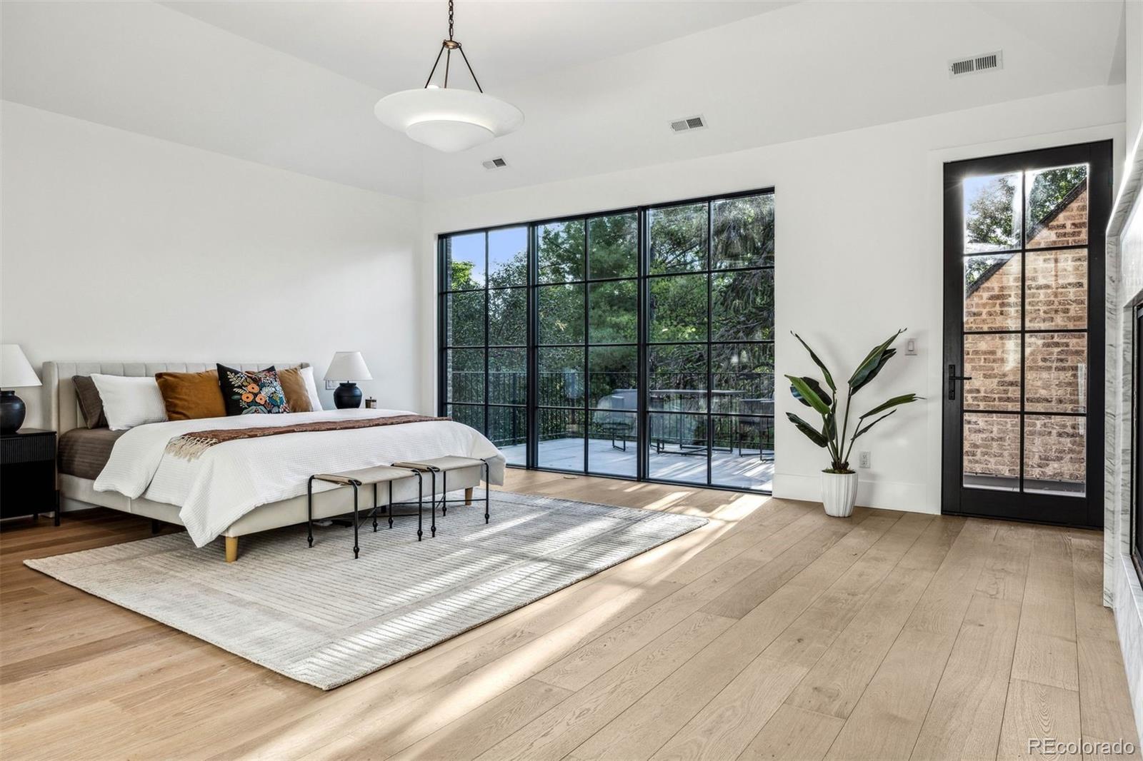 2540 S Fillmore Street