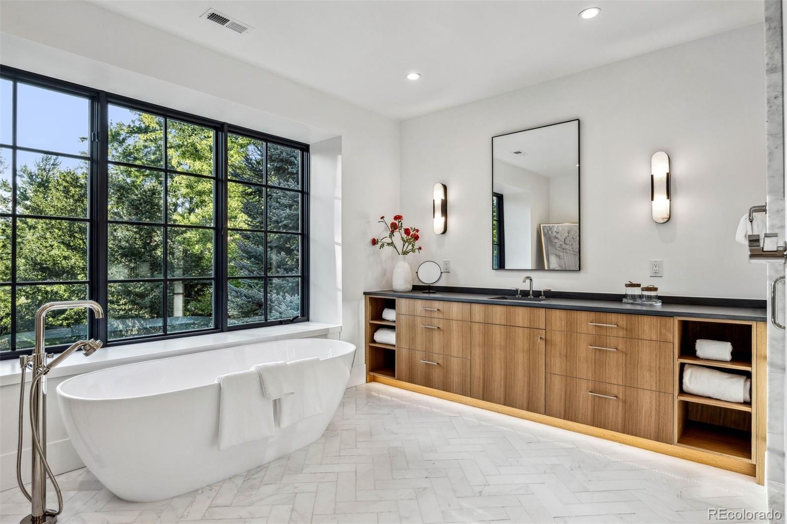 2540 S Fillmore Street