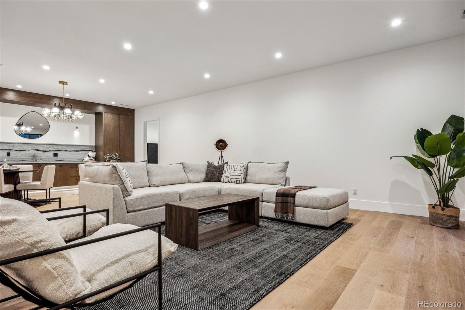 2540 S Fillmore Street