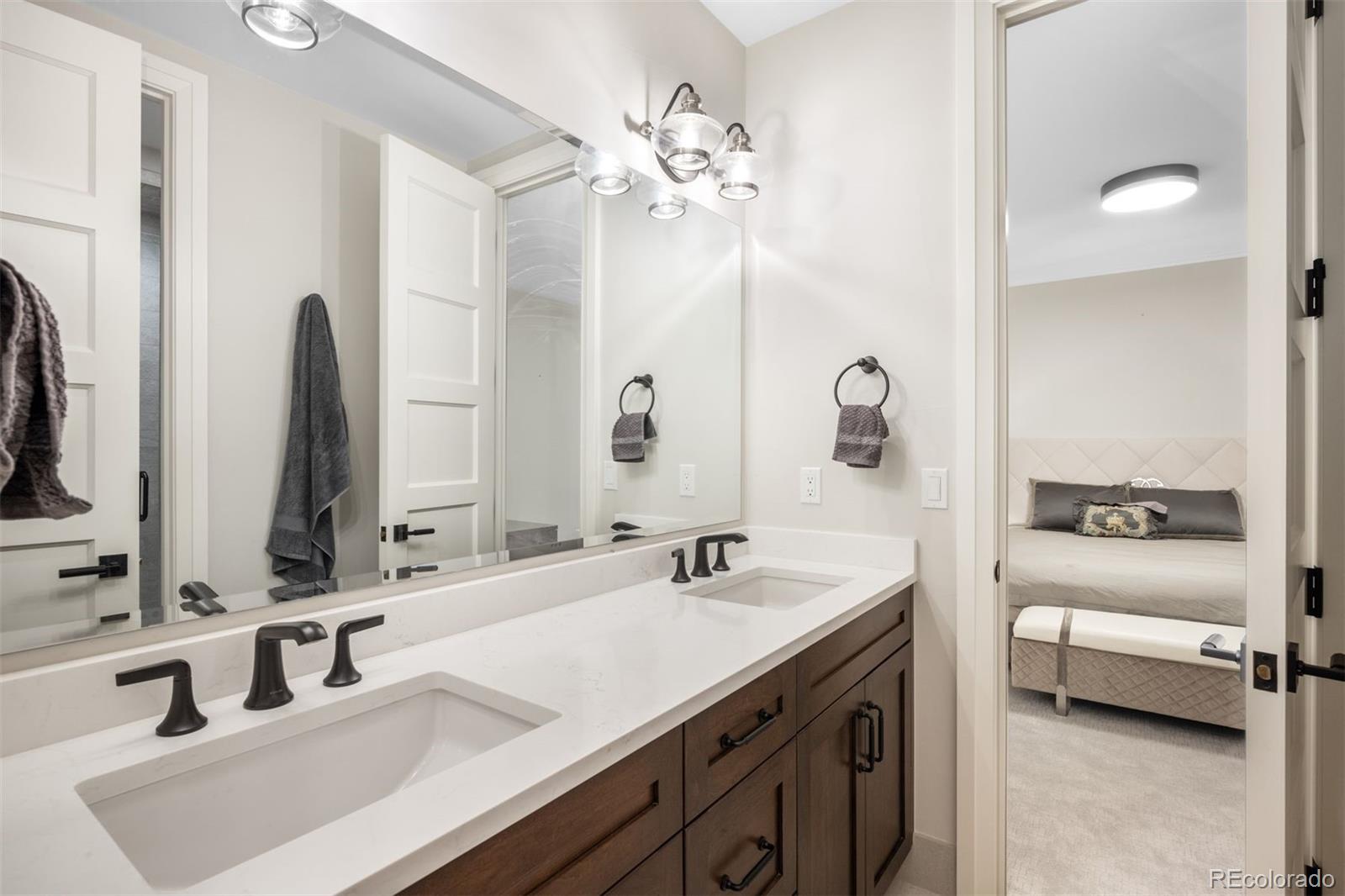 2821 E Cedar Avenue Unit: 2