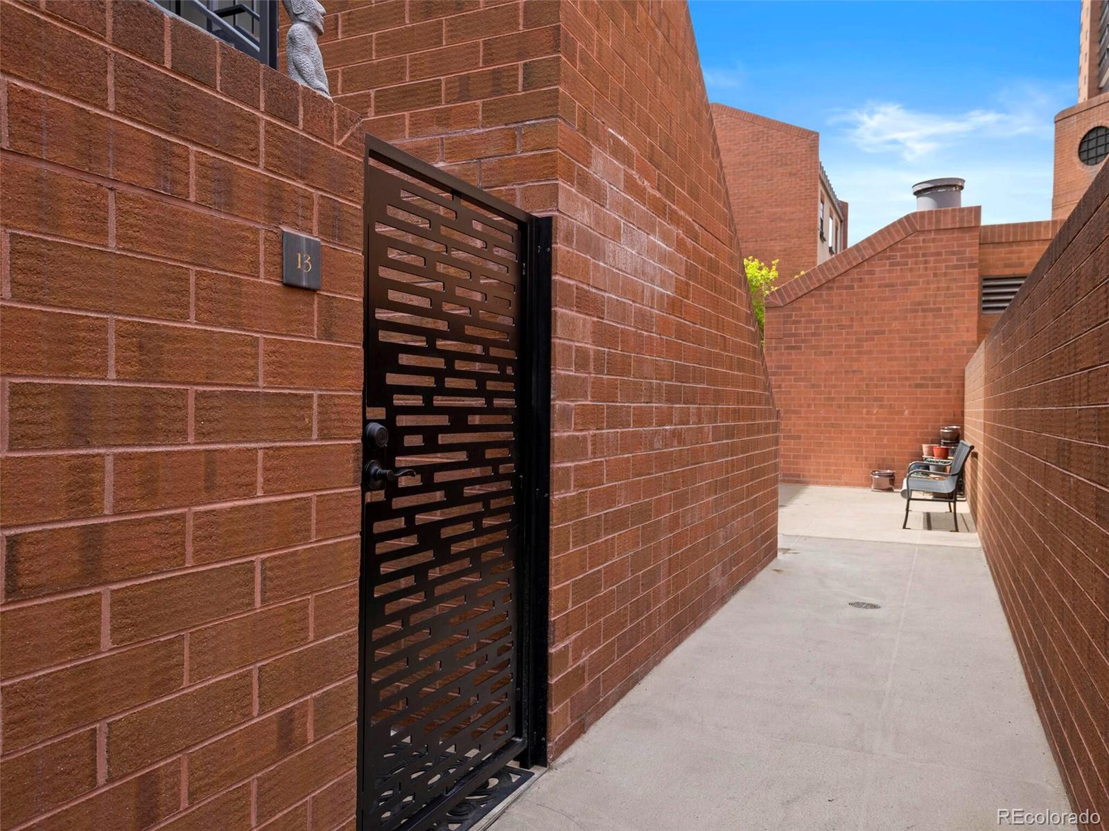 1512 Larimer Street Unit: 13