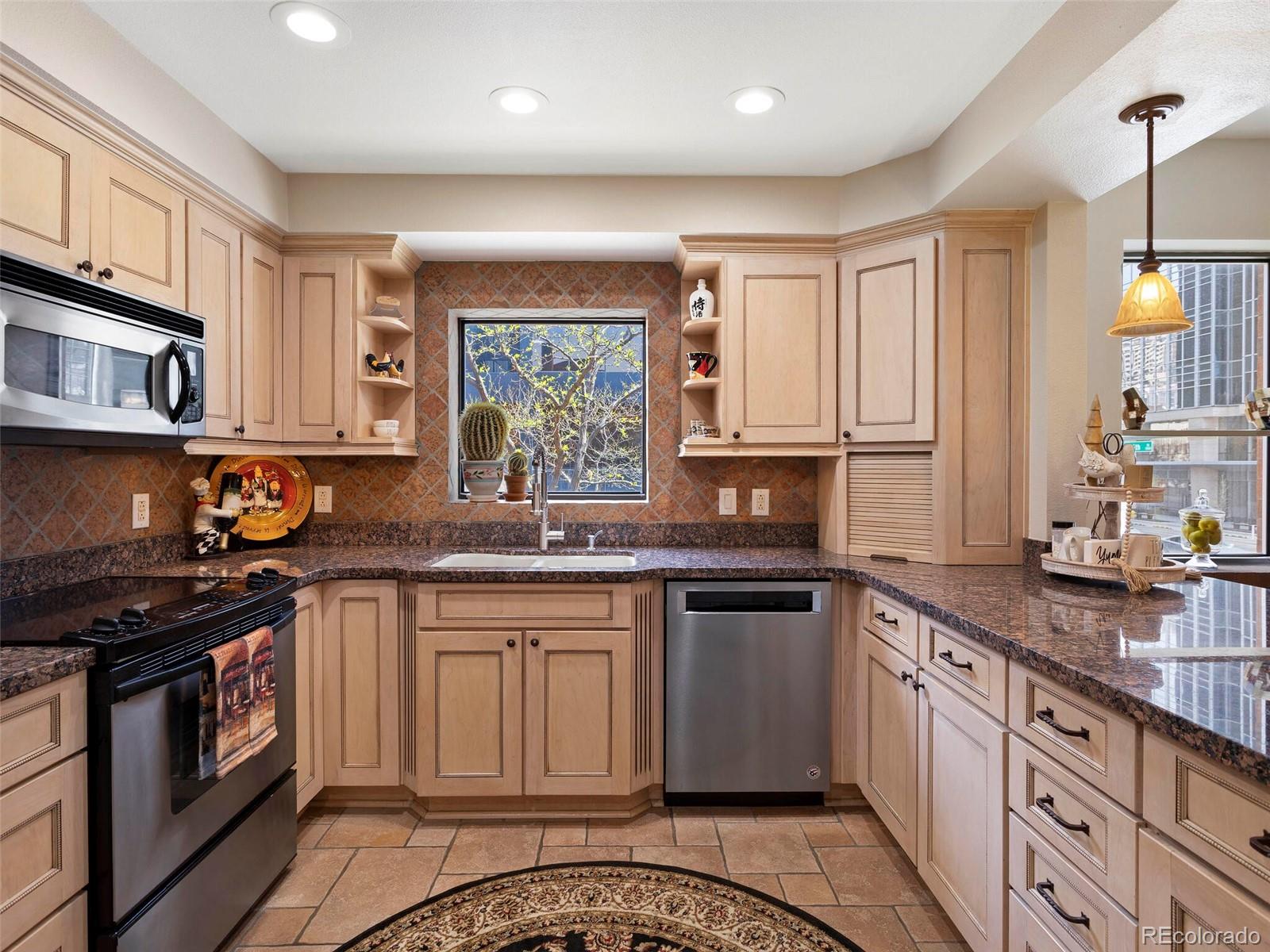 1512 Larimer Street Unit: 13