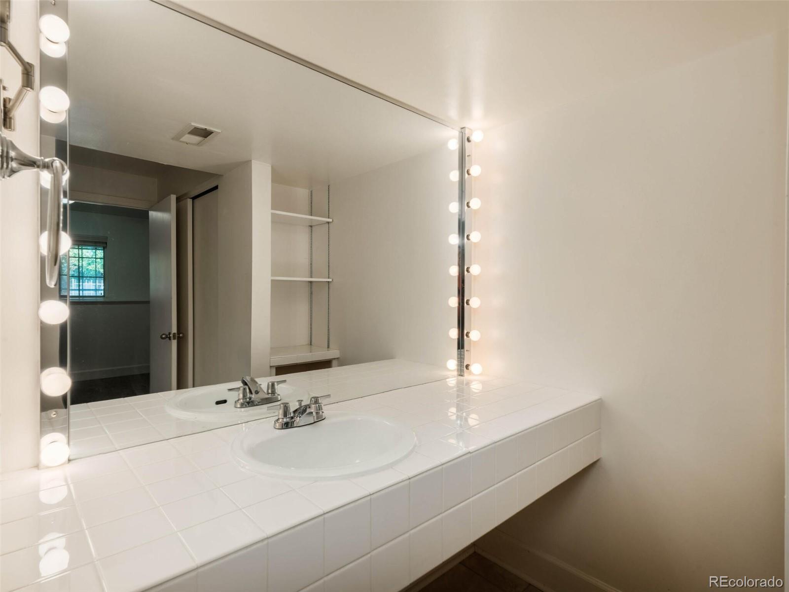 1470 S Quebec Way Unit: 1