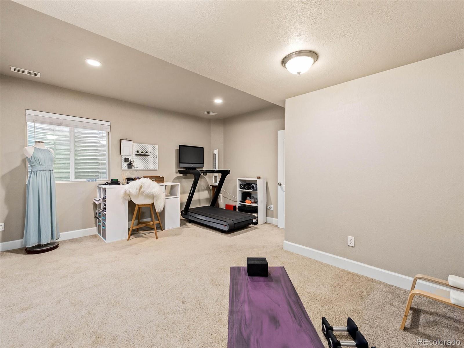 8036 E 53rd Drive