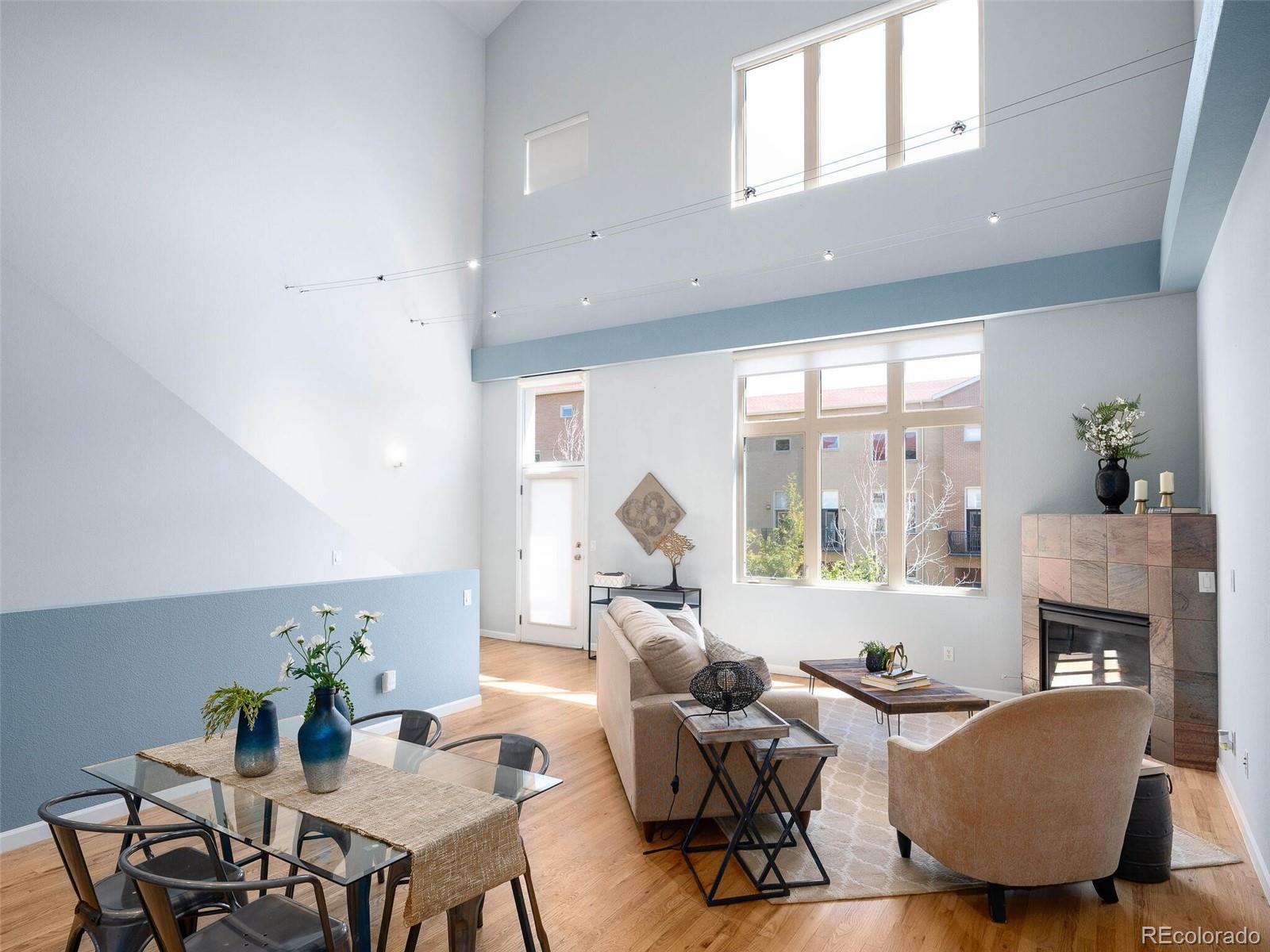 220 Roslyn Street Unit: 102