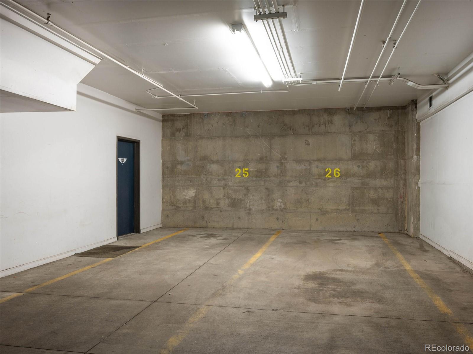 220 Roslyn Street Unit: 102
