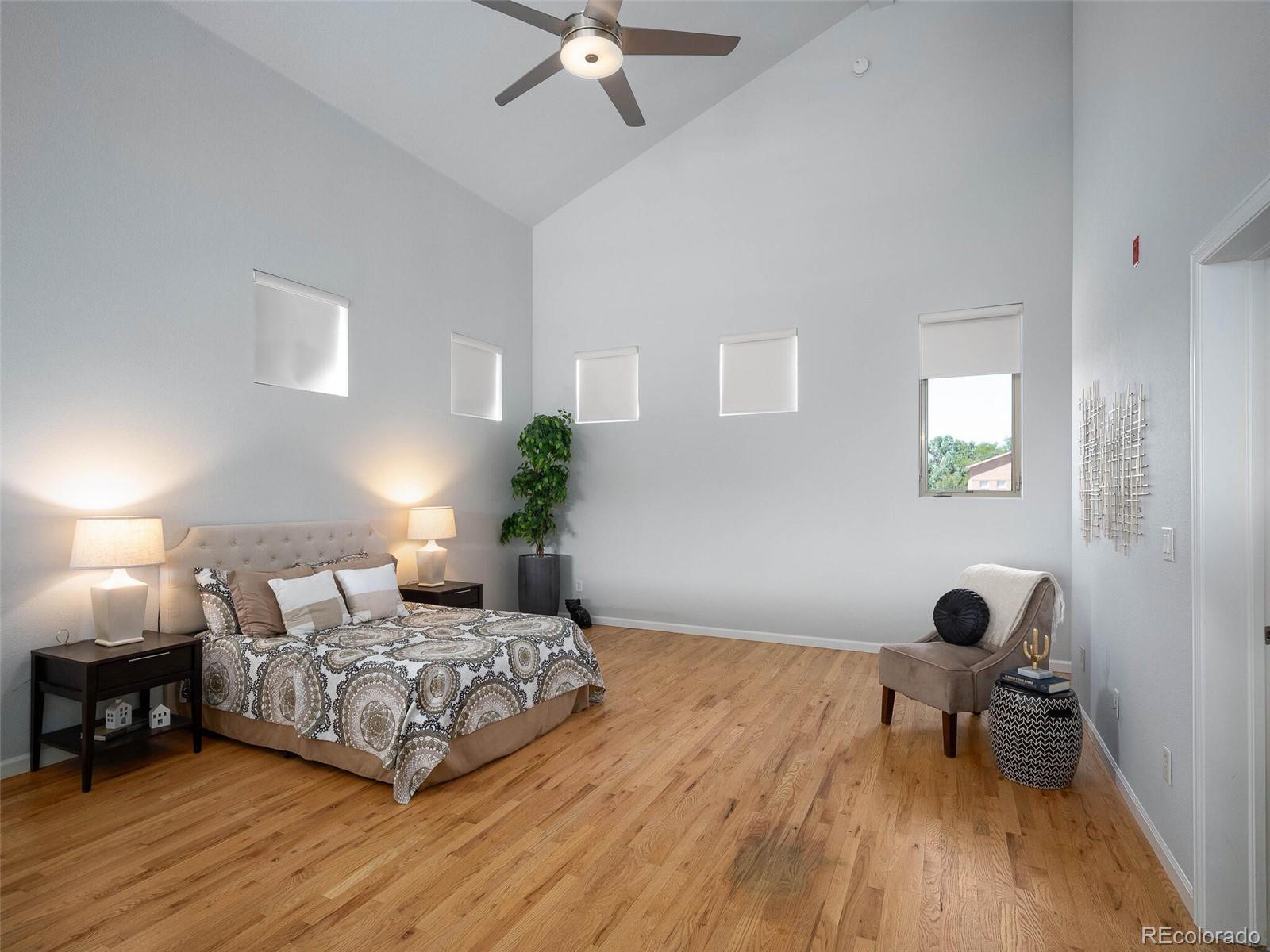 220 Roslyn Street Unit: 102