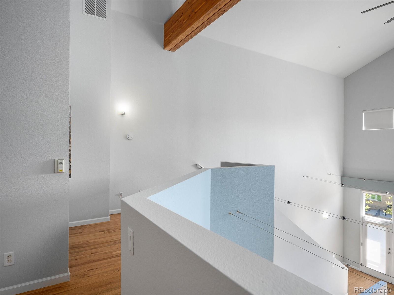 220 Roslyn Street Unit: 102