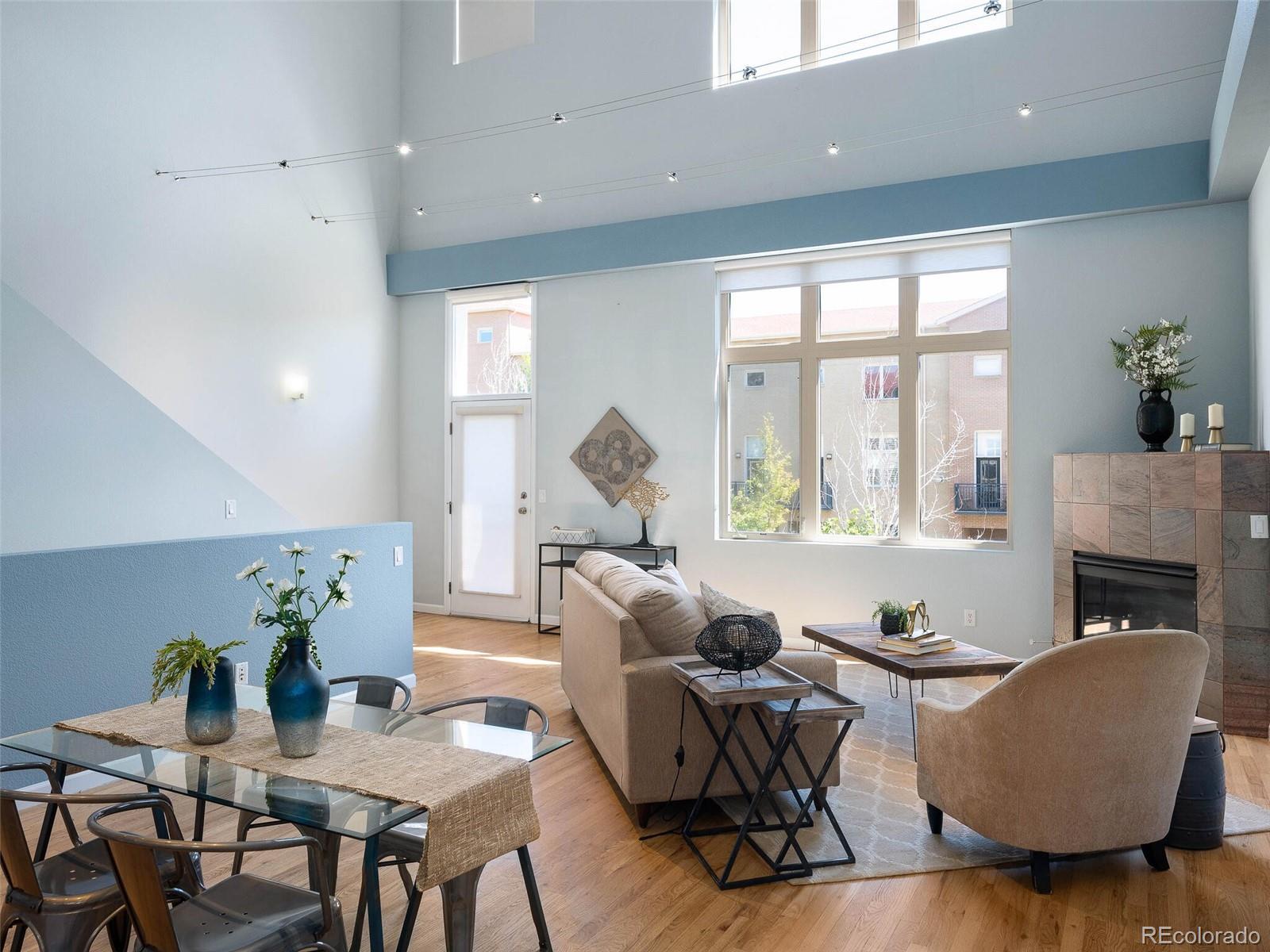 220 Roslyn Street Unit: 102