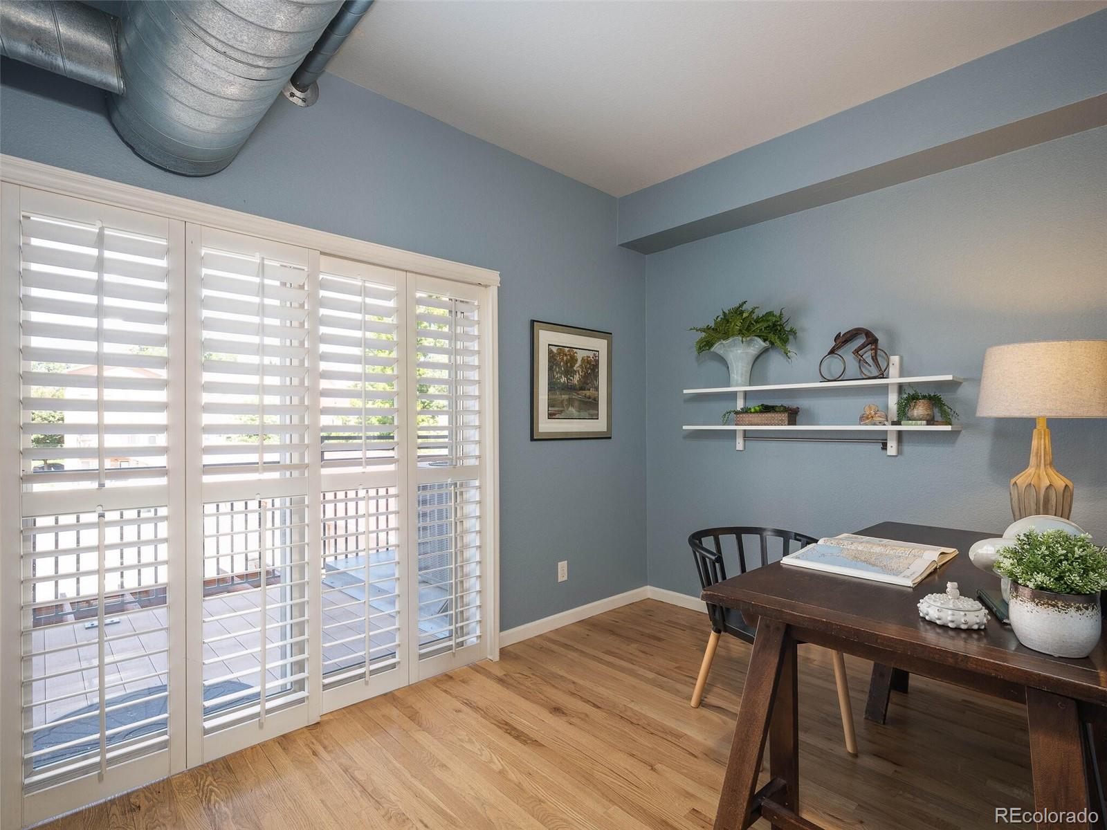 220 Roslyn Street Unit: 102