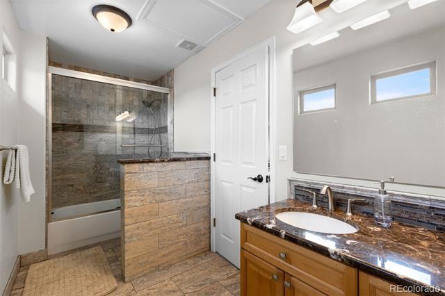 3815 Broadmoor Loop