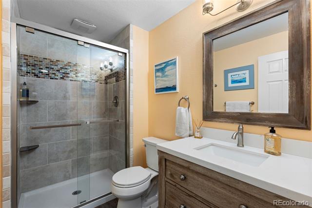 3815 Broadmoor Loop
