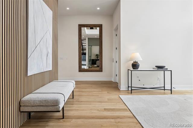 2821 E Cedar Avenue Unit: 12