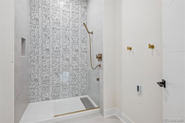 2821 E Cedar Avenue Unit: 12