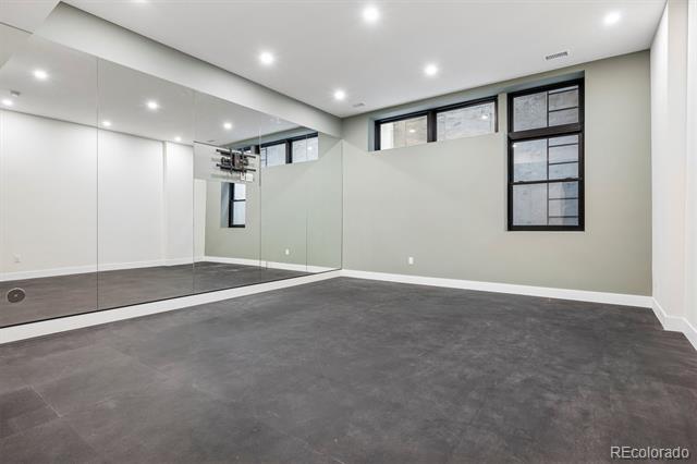 2821 E Cedar Avenue Unit: 12