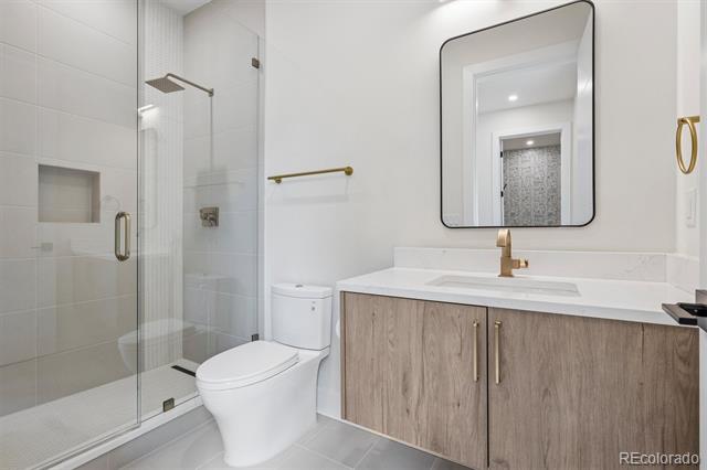 2821 E Cedar Avenue Unit: 12