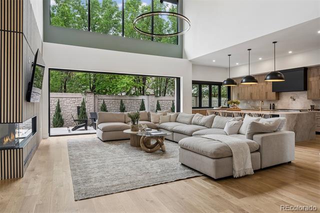 2821 E Cedar Avenue Unit: 12