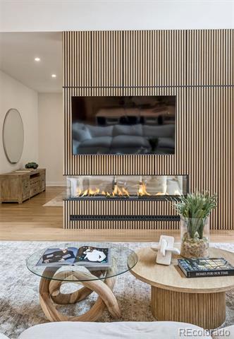 2821 E Cedar Avenue Unit: 12