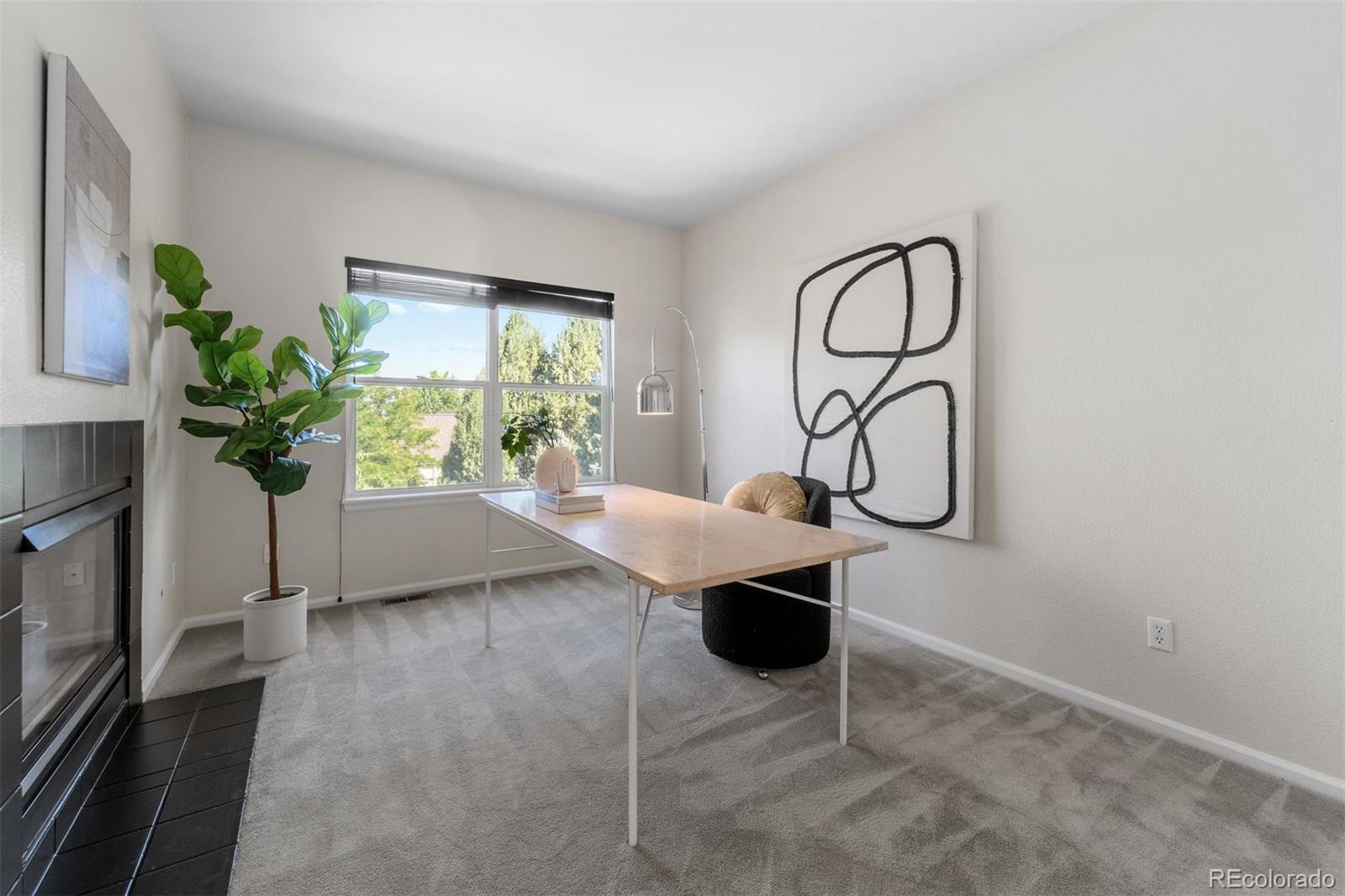 2437 W Sunset Drive