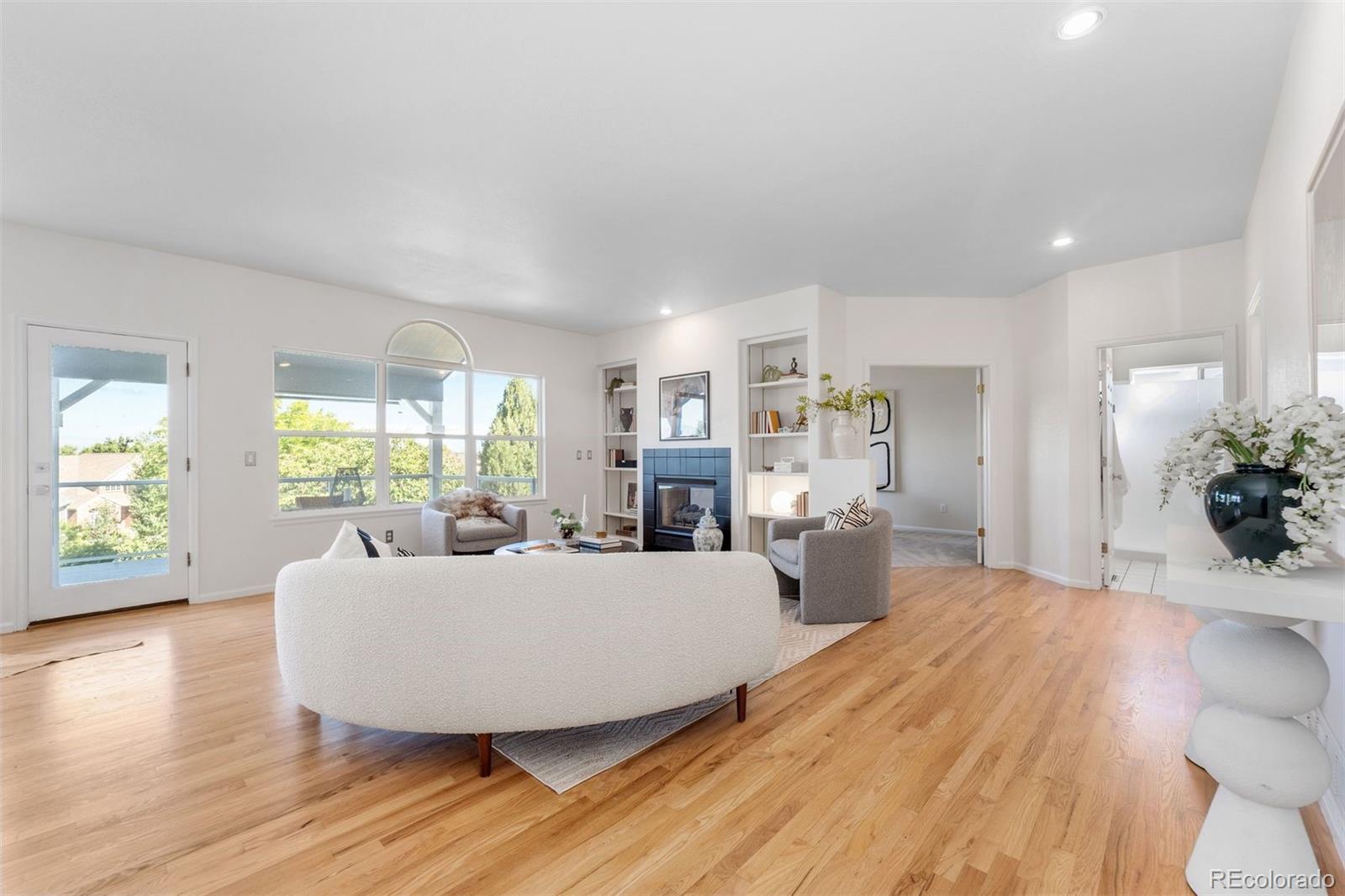 2437 W Sunset Drive