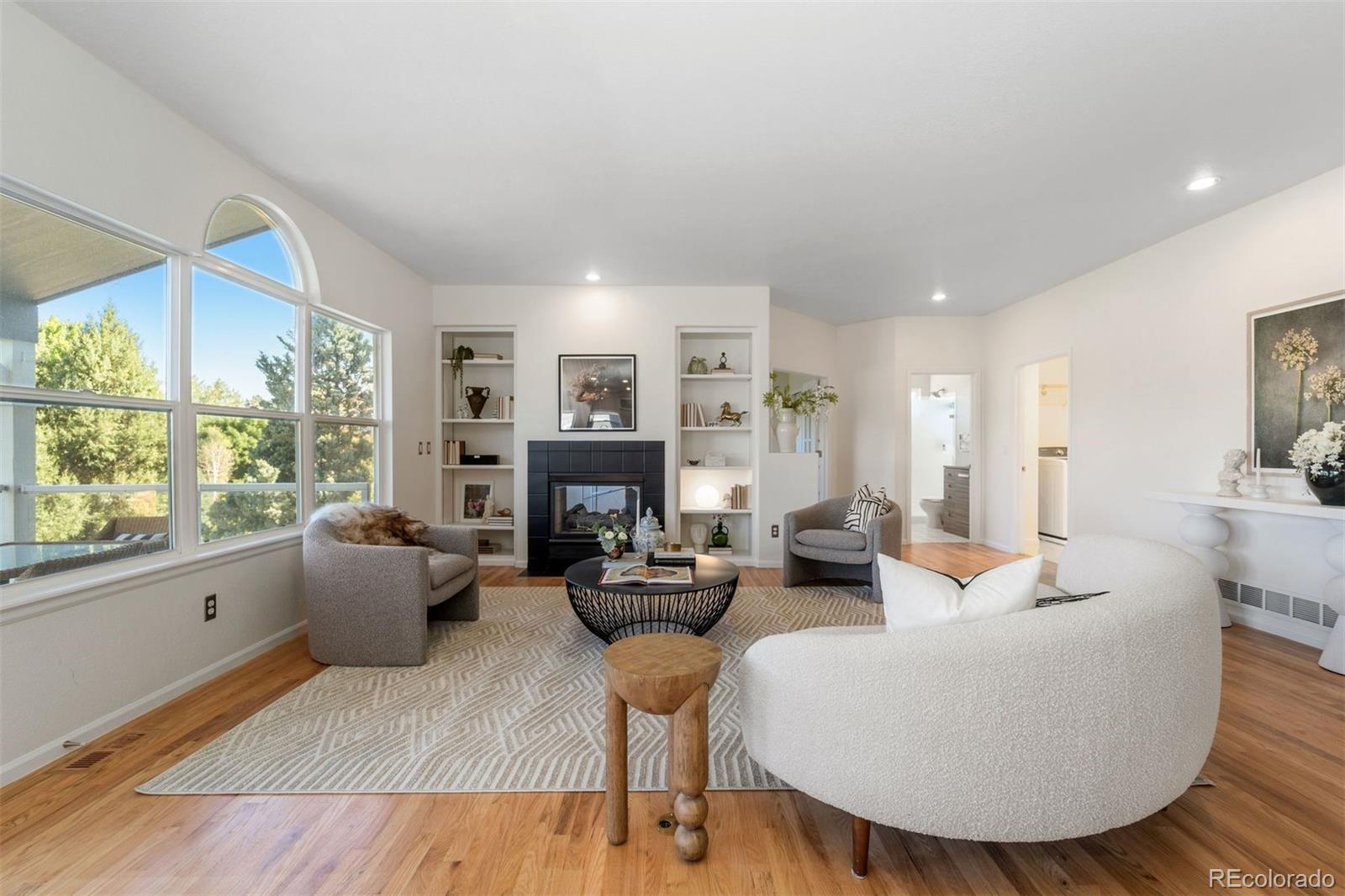 2437 W Sunset Drive