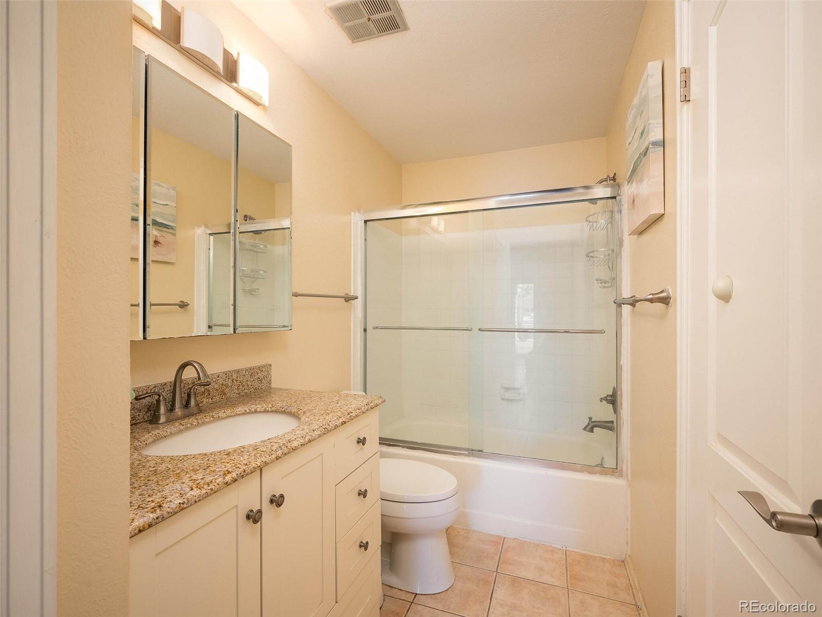 5733 W 76th Drive