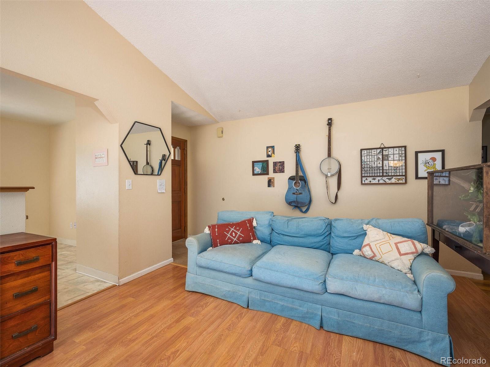 5733 W 76th Drive