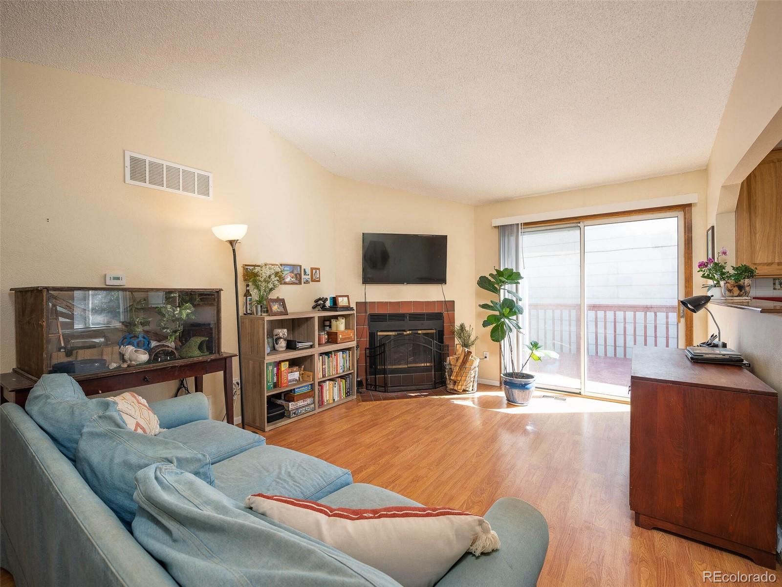 5733 W 76th Drive