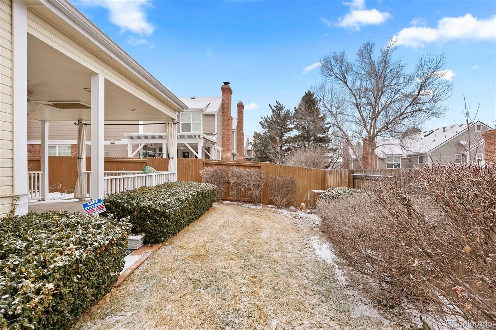 7558 S Ivanhoe Circle