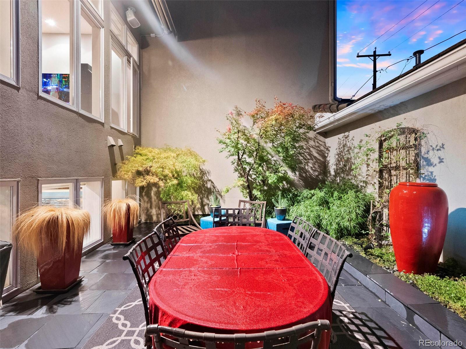 369 Steele Street