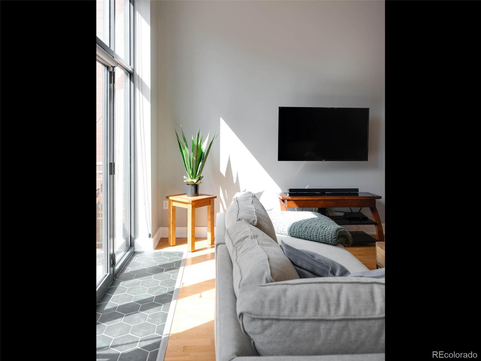 3100 Huron Street Unit: 4S