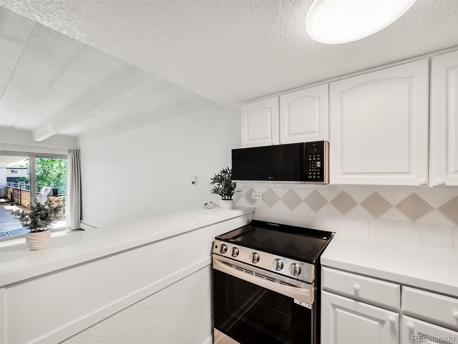 655 N Pearl Street Unit: 405