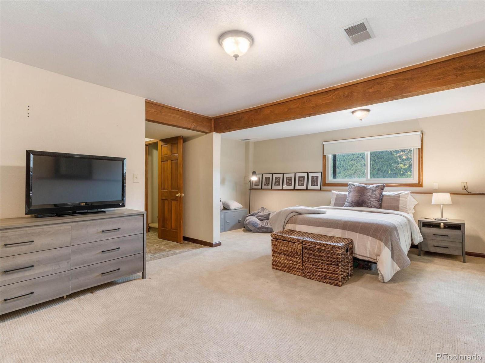 4084 Bear Road