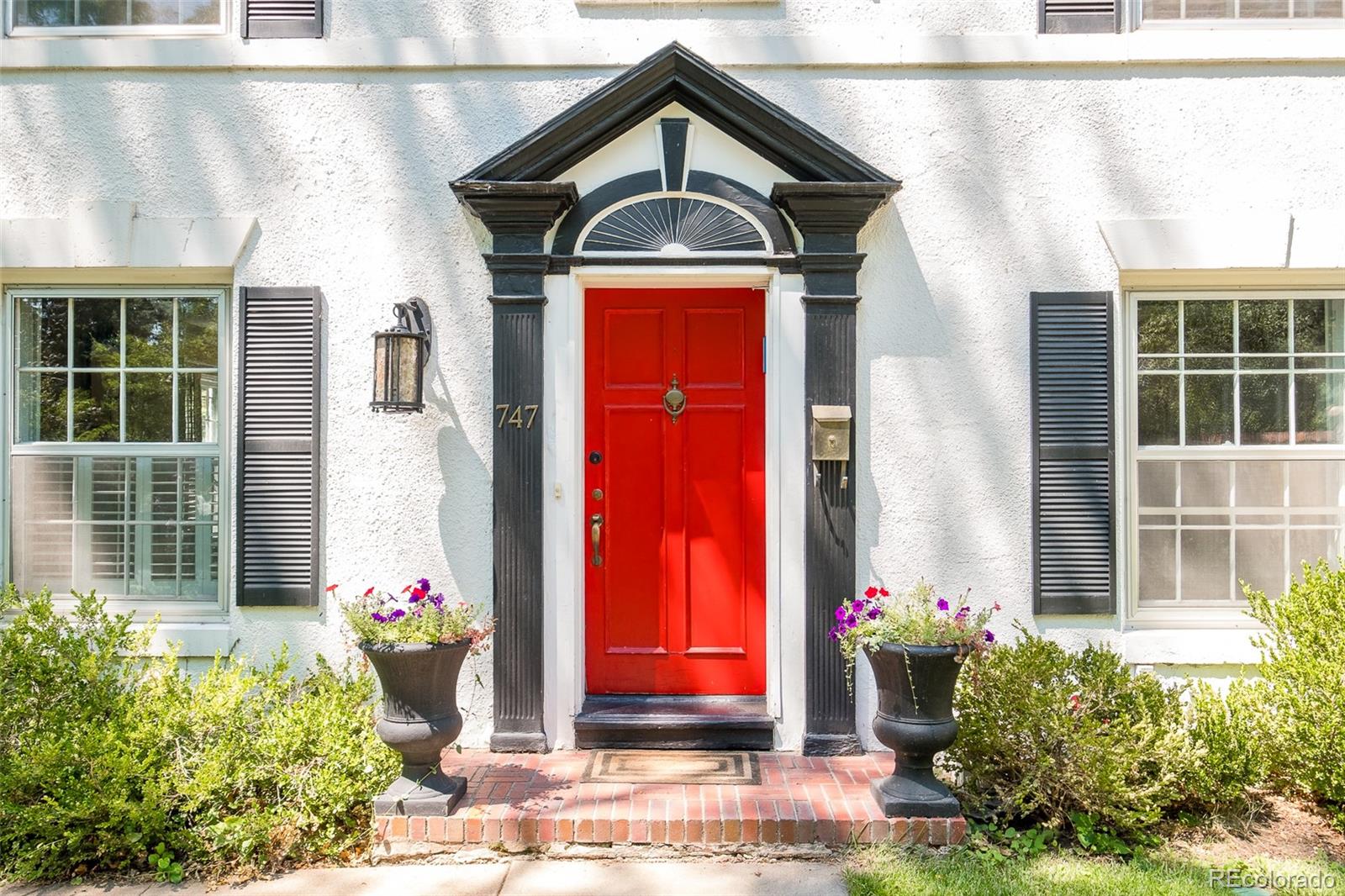 747 York Street