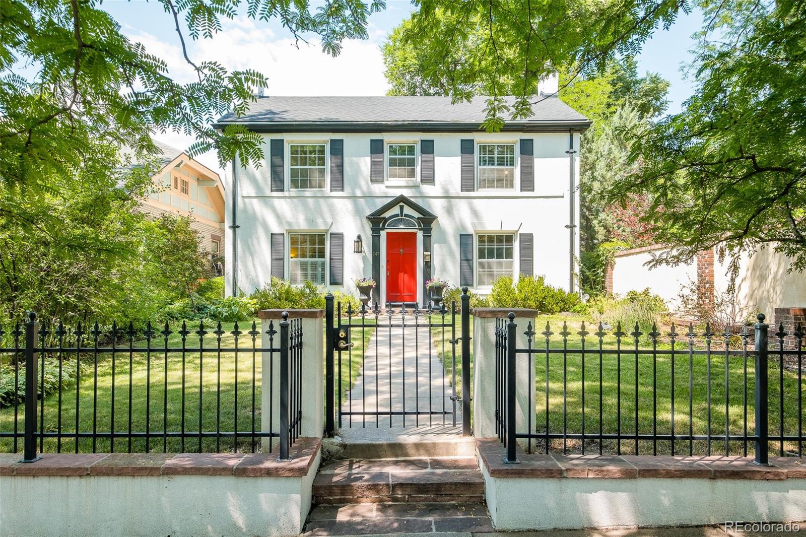 747 York Street