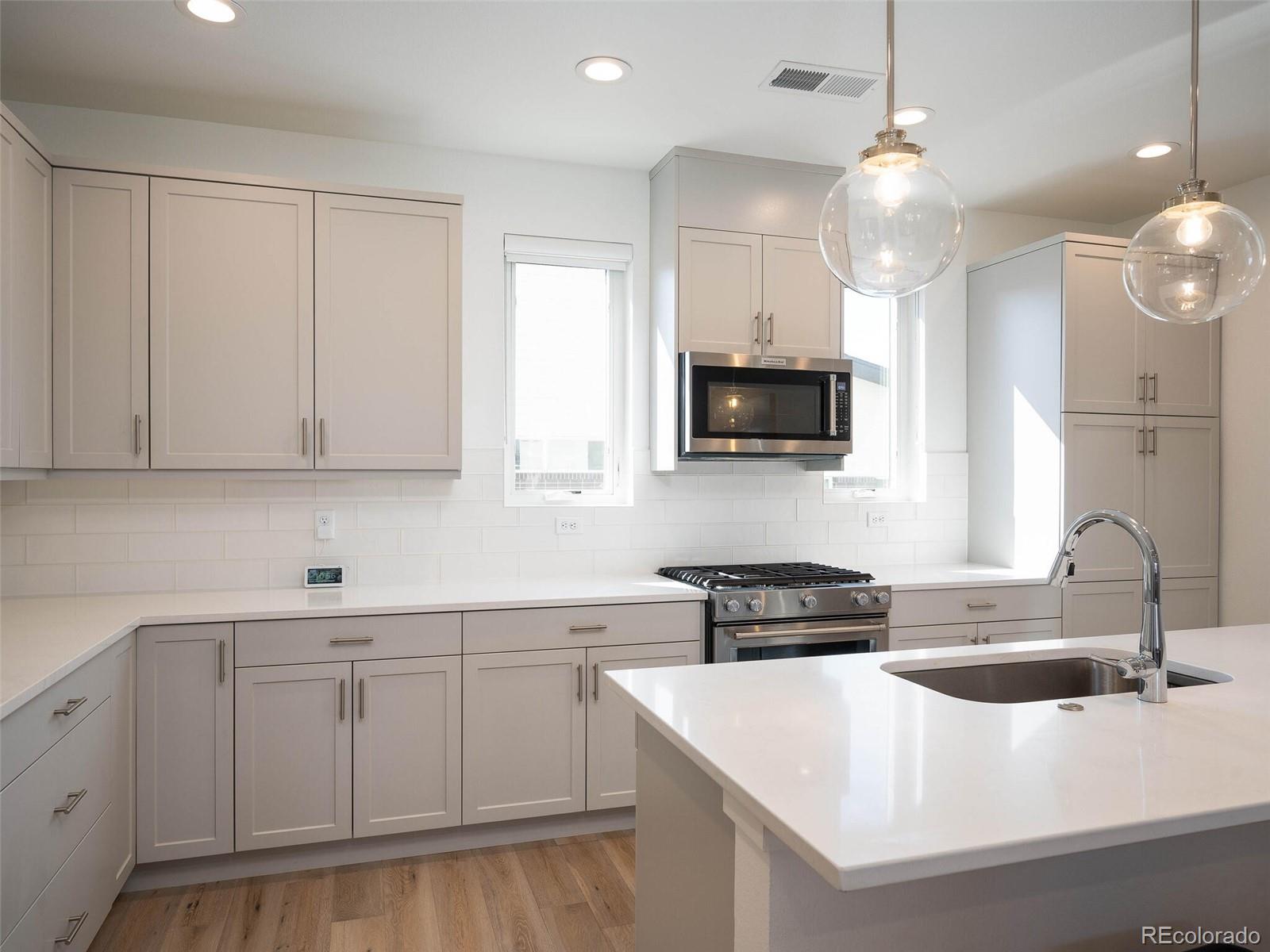 6818 E Lowry Boulevard Unit: 301