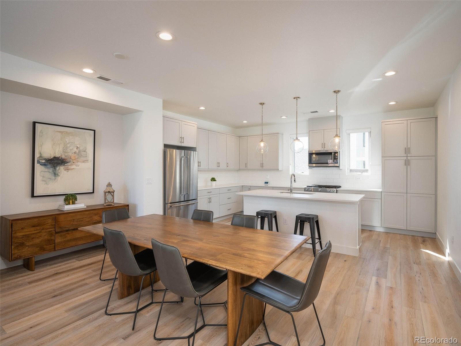 6818 E Lowry Boulevard Unit: 301