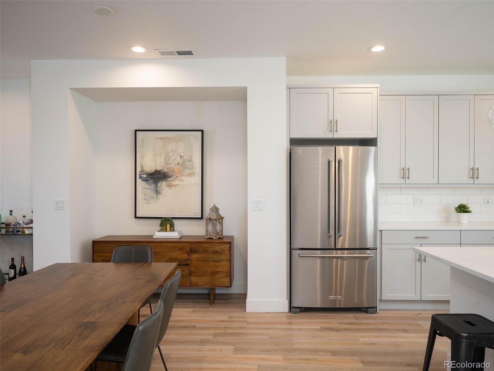 6818 E Lowry Boulevard Unit: 301