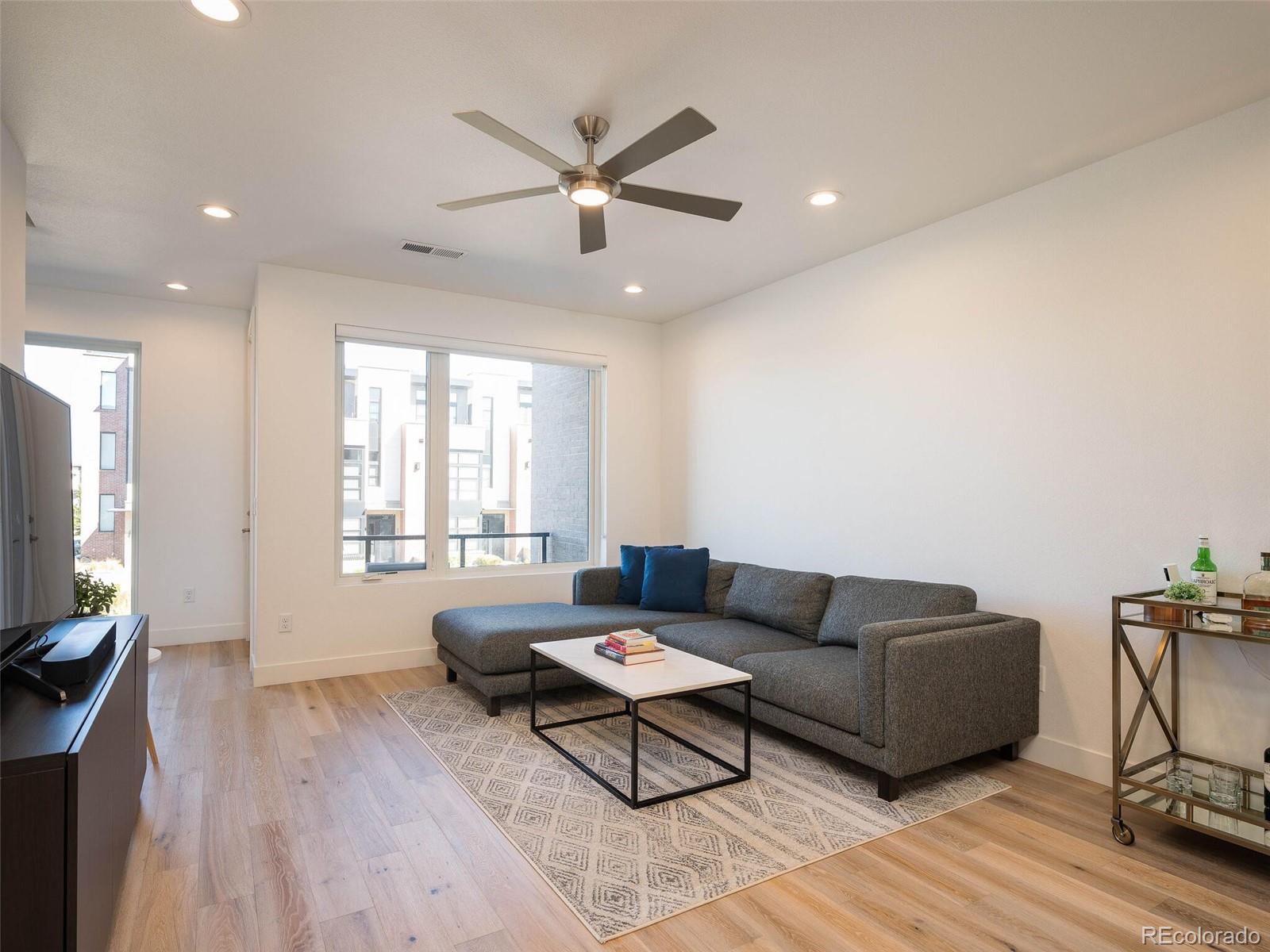6818 E Lowry Boulevard Unit: 301