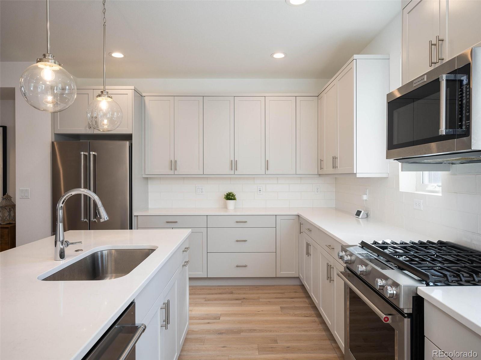 6818 E Lowry Boulevard Unit: 301