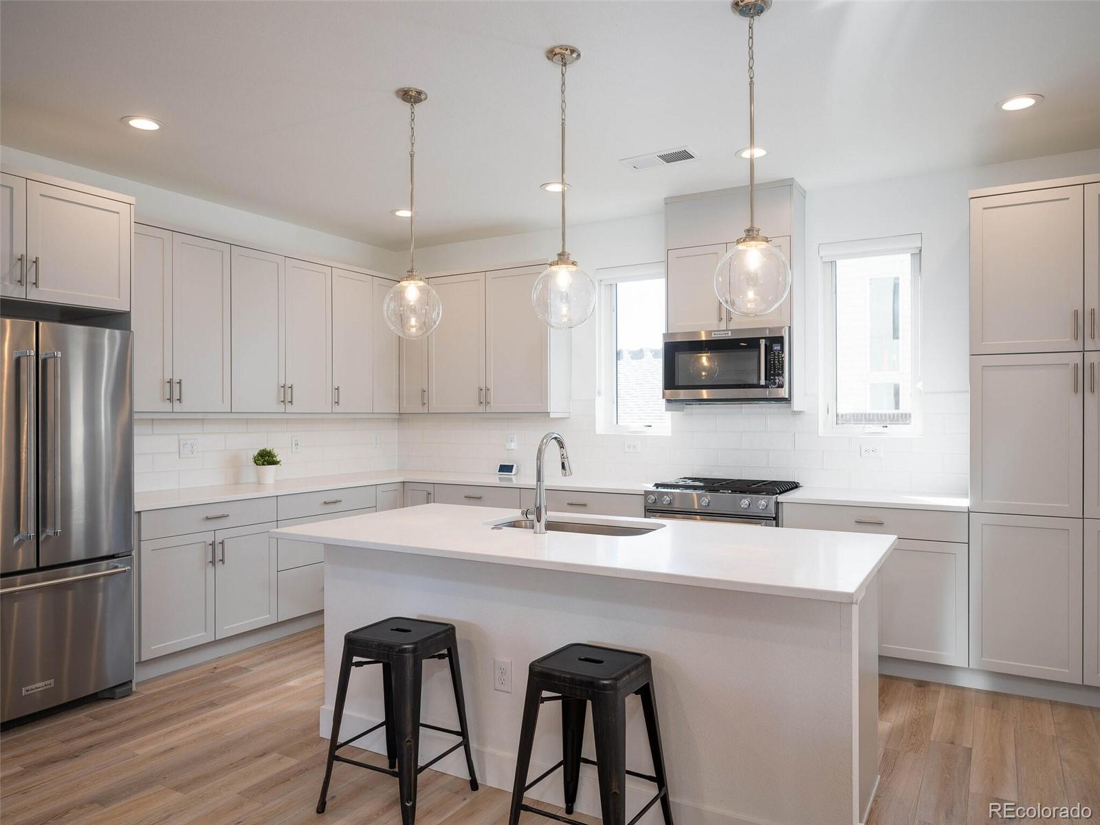 6818 E Lowry Boulevard Unit: 301