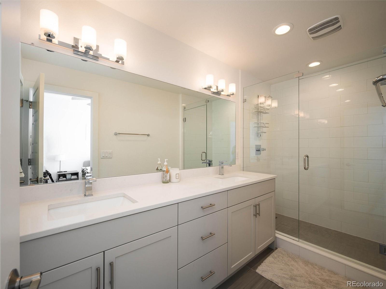 6818 E Lowry Boulevard Unit: 301