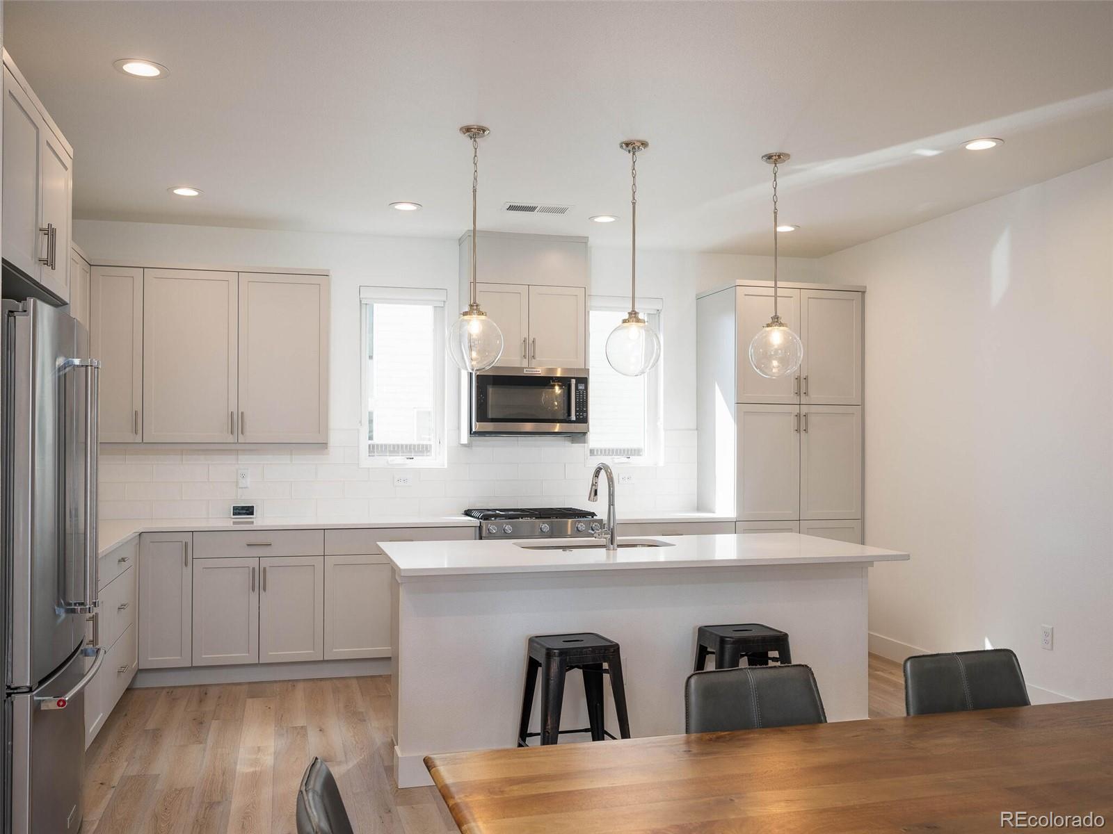 6818 E Lowry Boulevard Unit: 301